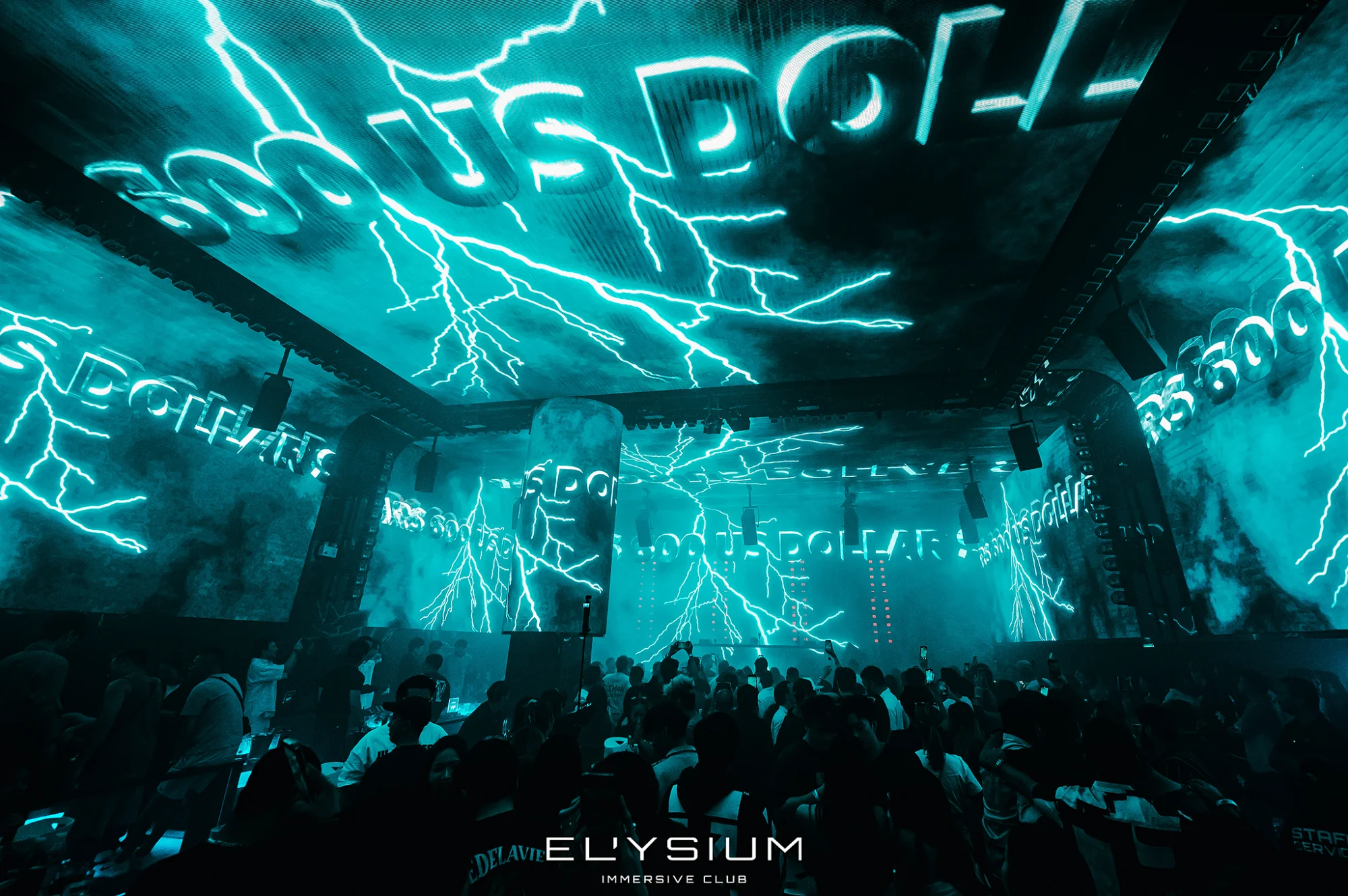 Lightning and thunder LED wall effects